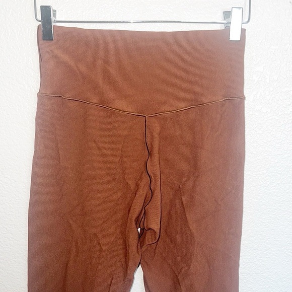 Aerie Real Me Waffle Knit Crossover Short Inseam 7/8 Brown Leggings - Picture 7 of 7